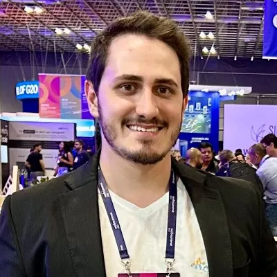 Roberto Pinheiro, Amiko
